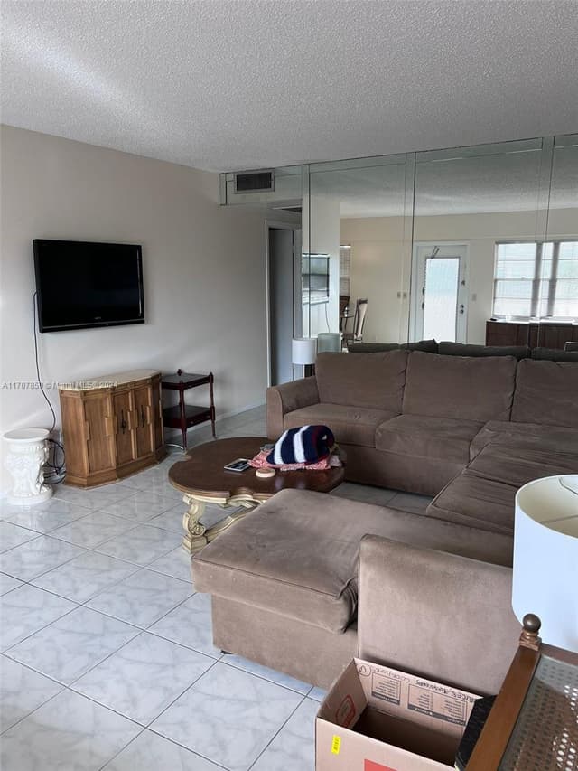 324 Fanshaw H # H, Boca Raton FL 33434 - Boca Raton, FL - Photo 2