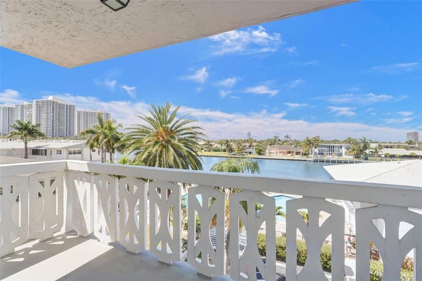 3113 S Ocean Dr # 410, Hallandale Beach FL 33009