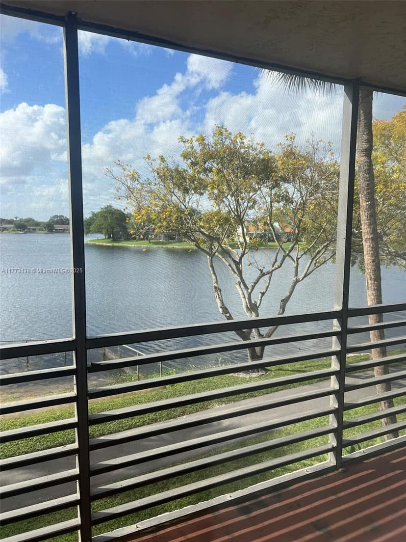 1100 Colony Point Circle # 201, Pembroke Pines FL 33026