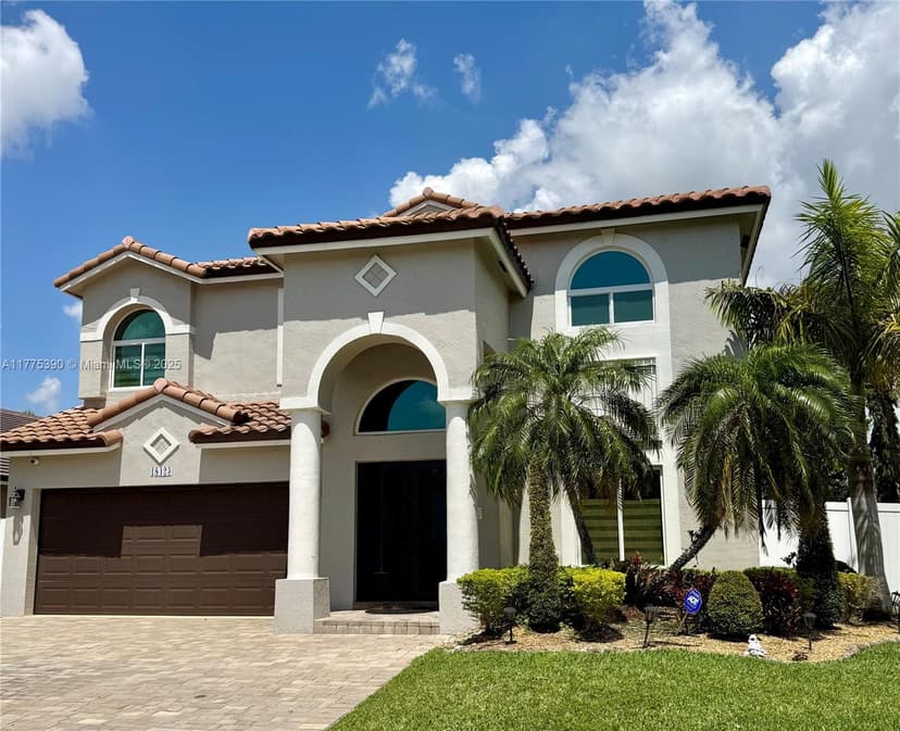 18423 NW 9th St, Pembroke Pines FL 33029