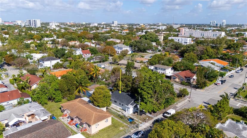 1114 SW 13th Ct, Miami FL 33135