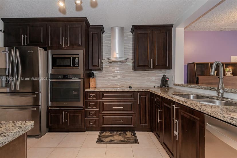 11733 NW 11th St, Pembroke Pines FL 33026