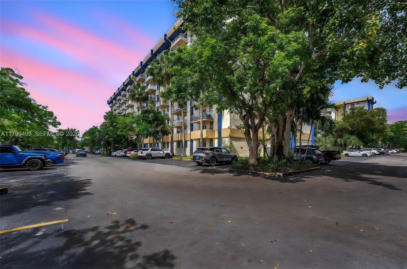 4550 NW 9th St # 106E, Miami FL 33126