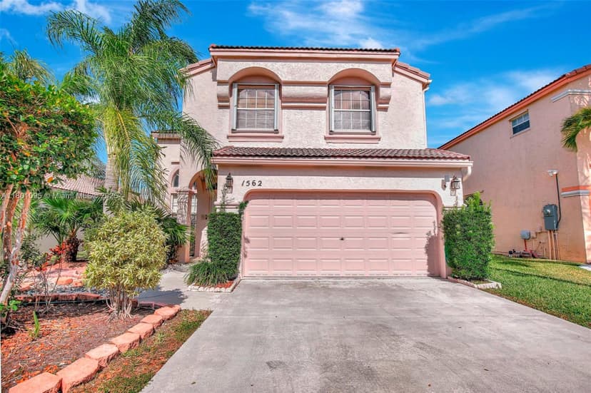 1562 NW 157th Ave, Pembroke Pines FL 33028