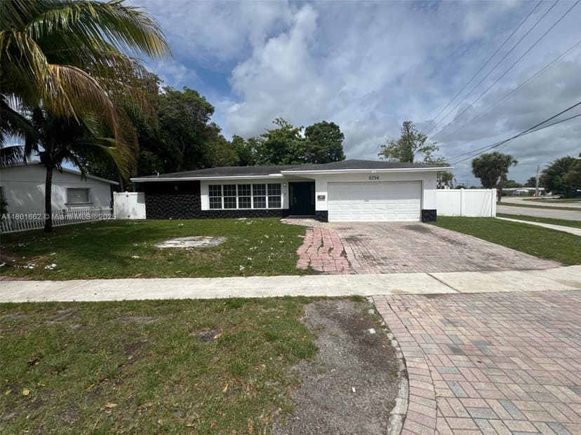 6714 Boulevard Of Champions, North Lauderdale FL 33068