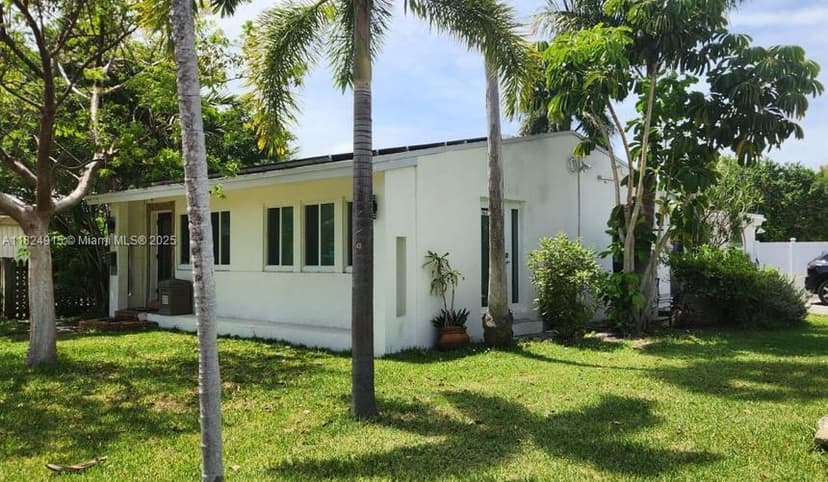 1607 Moffett St, Hollywood FL 33020