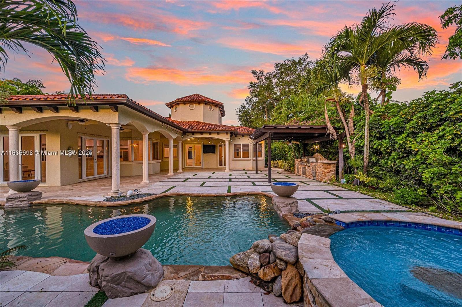 13400 SW 83rd Ave, Pinecrest FL 33156 - Pinecrest, FL - Photo 1