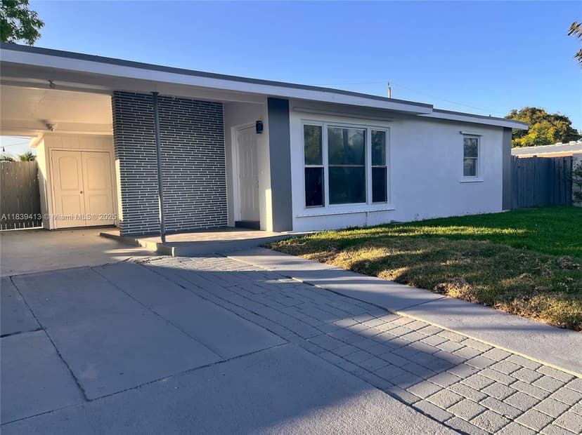 1321 NE 43rd Ct, Pompano Beach FL 33064