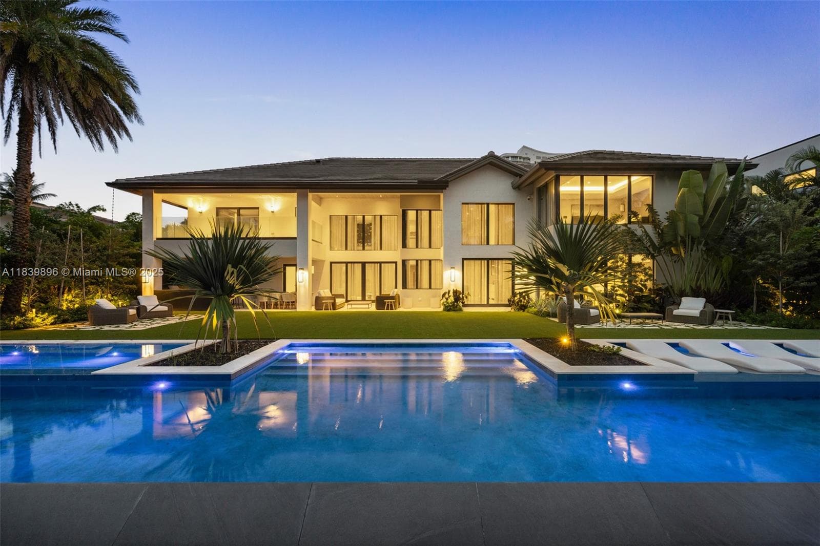 110 Holiday Dr, Hallandale Beach FL 33009