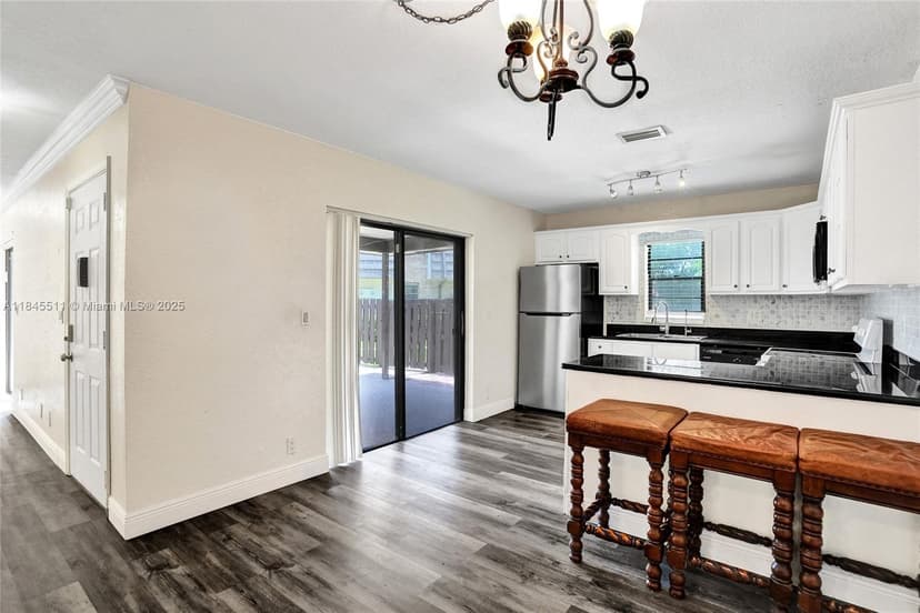 2560 NW 99th Ave, Coral Springs FL 33065