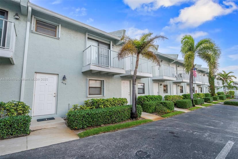 4119 NE 21st Terrace, Lighthouse Point FL 33064