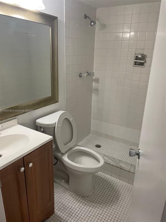 1075 Riverside Dr # 203, Coral Springs FL 33071 - Coral Springs, FL - Photo 3