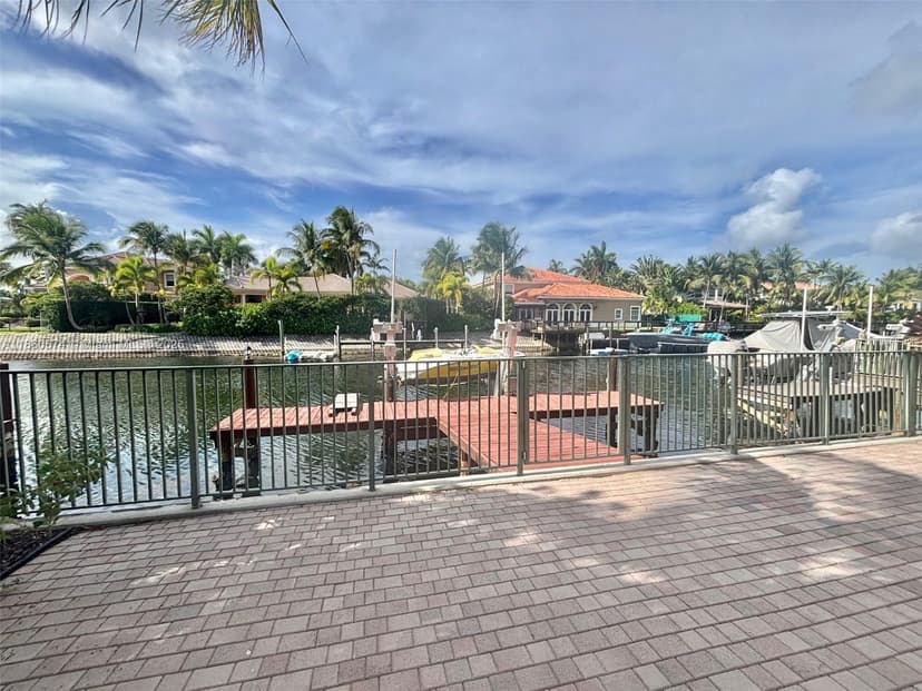1141 Waterside Ln, Hollywood FL 33019