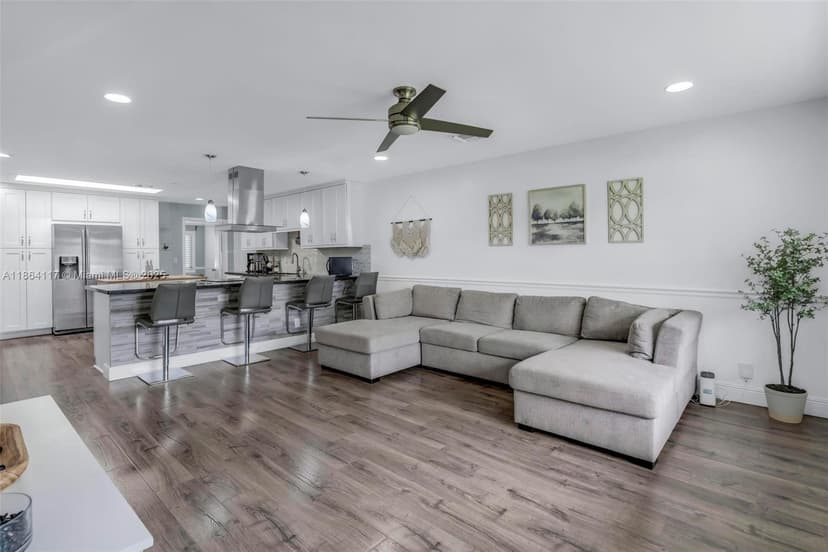 5209 SW 95th Ave, Cooper City FL 33328