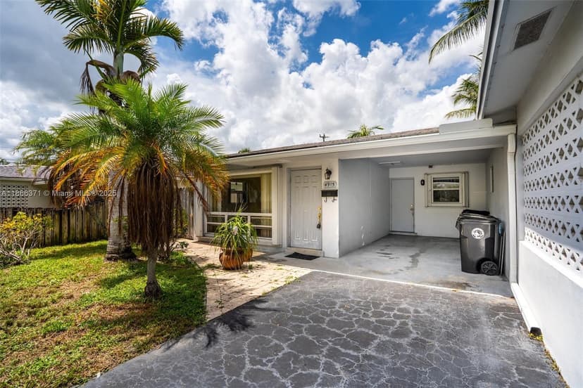 4915 NE 22nd Ave, Lighthouse Point FL 33064