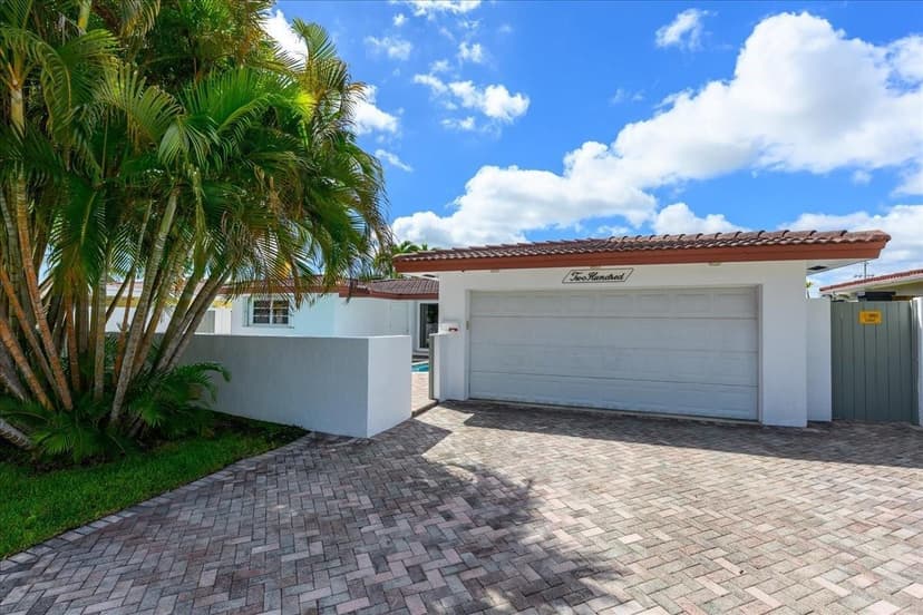 200 SE 11th Street, Pompano Beach FL 33060