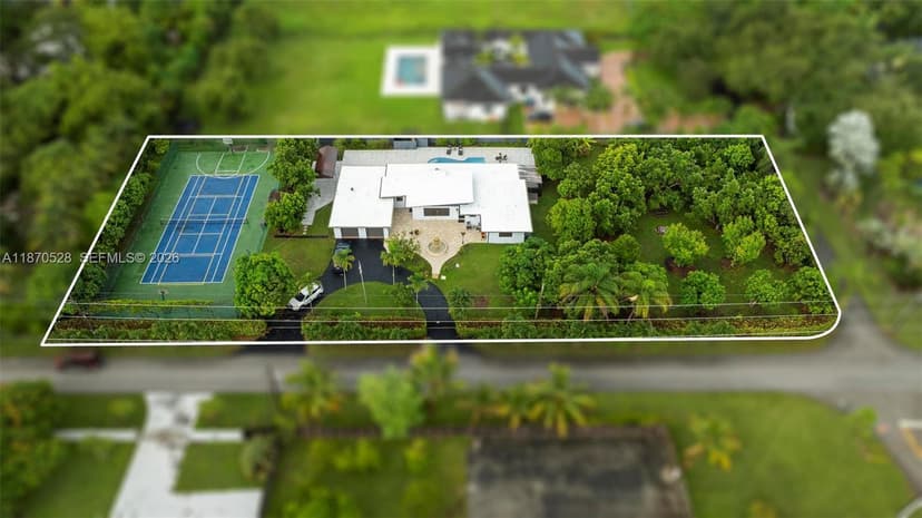 6539 SW 84 Ave, Miami FL 33143