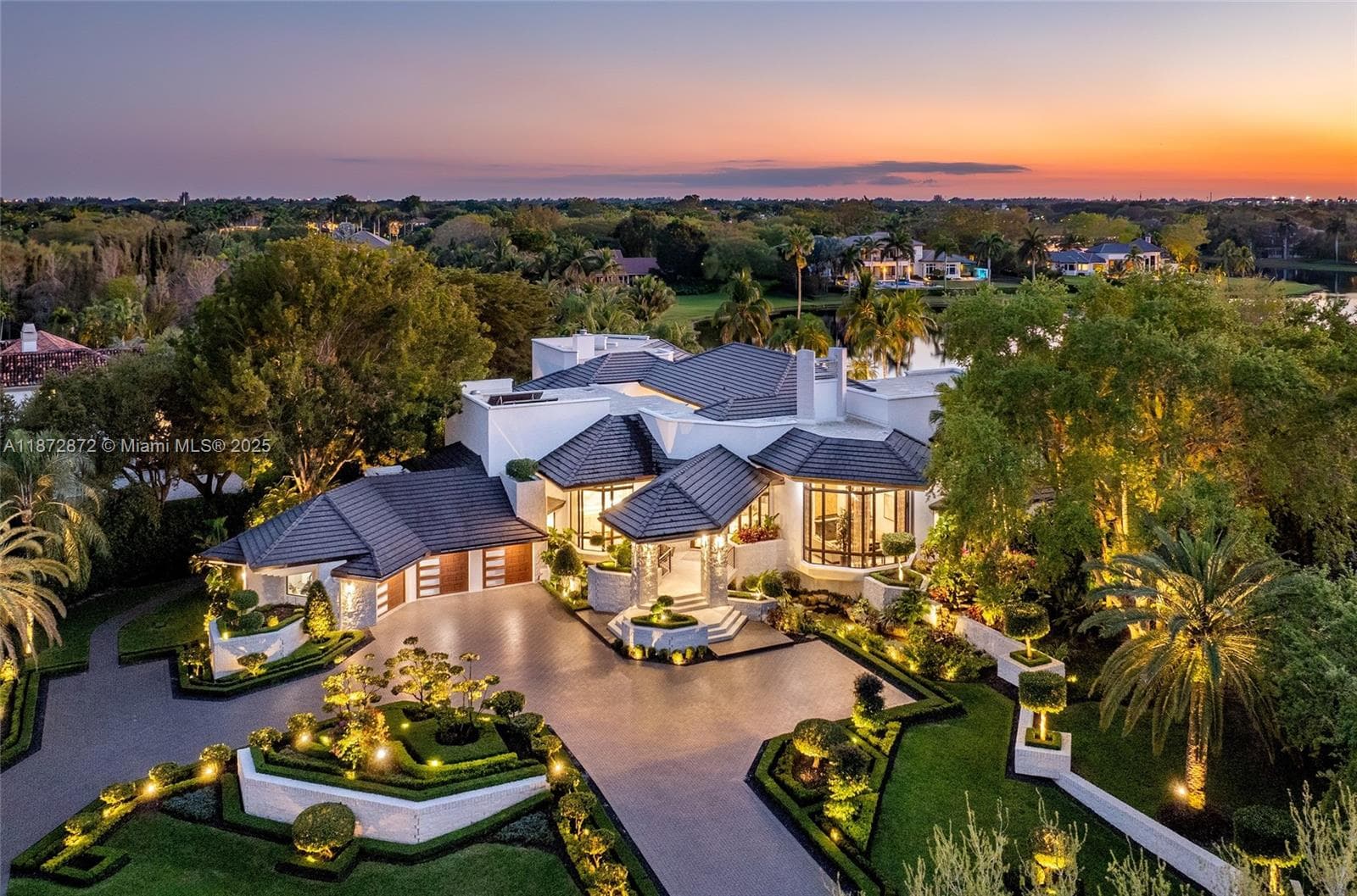 2965 NE Surrey Ln, Weston FL 33331