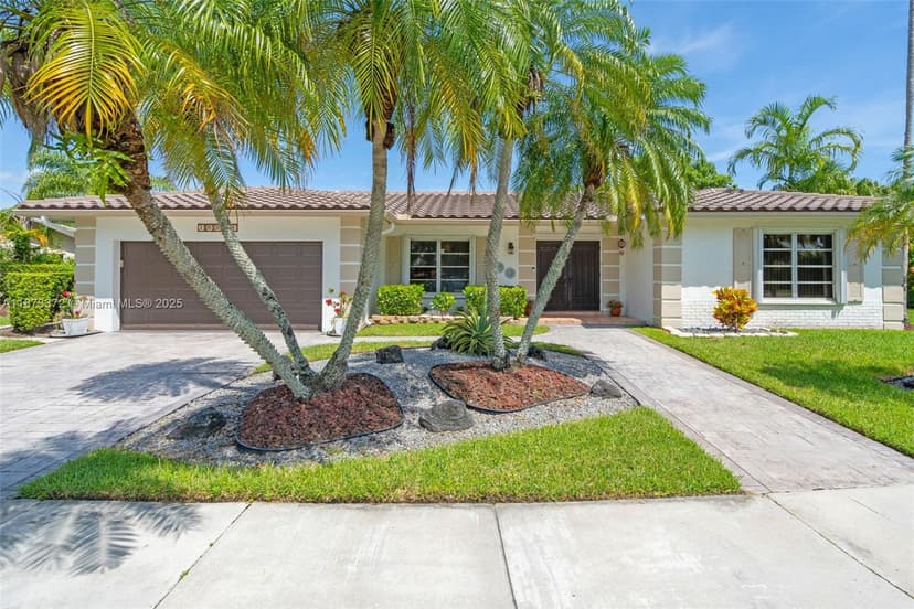 16561 Royal Poinciana Dr, Weston FL 33326