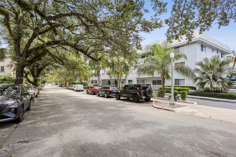100 Edgewater Dr # 142, Coral Gables FL 33133