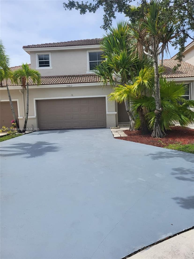13012 NW 8th St, Pembroke Pines FL 33028