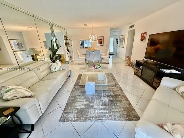 1025 SE 4th Ave # 101, Dania Beach FL 33004