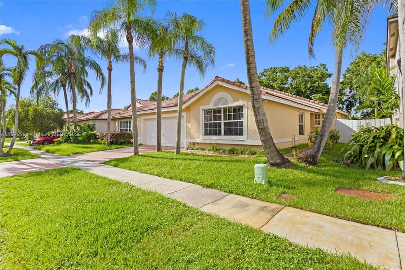 18255 NW 21st St, Pembroke Pines FL 33029