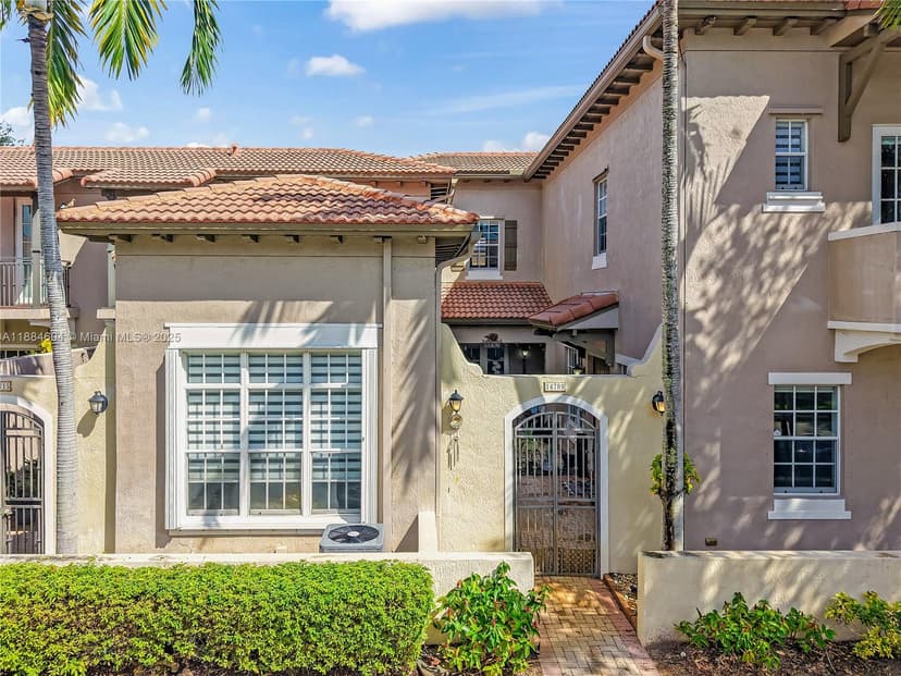 14709 SW 6th St, Pembroke Pines FL 33027