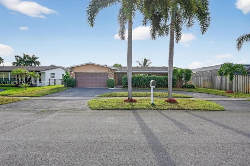 1621 NW 110th Ter, Pembroke Pines FL 33026