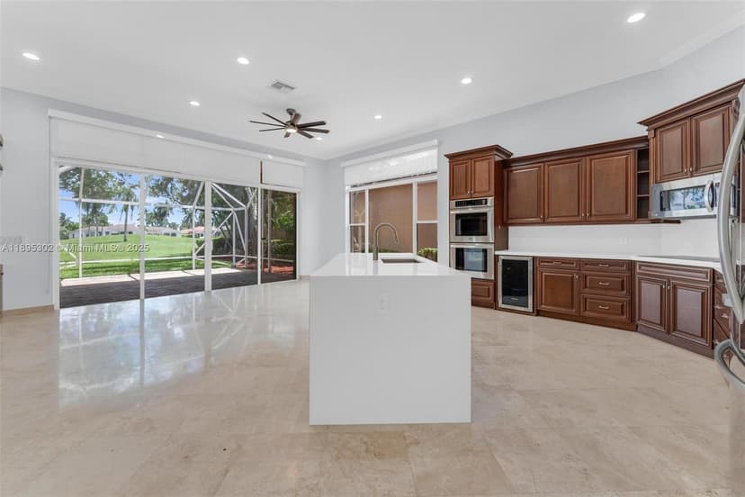 2468 Bay Isle Ct, Weston FL 33327
