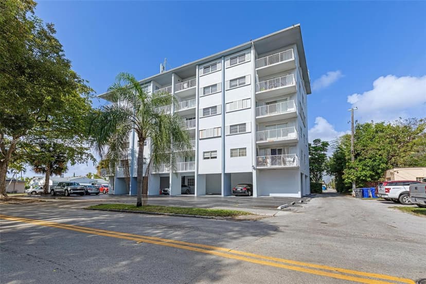 1701 Washington St # 304, Hollywood FL 33020