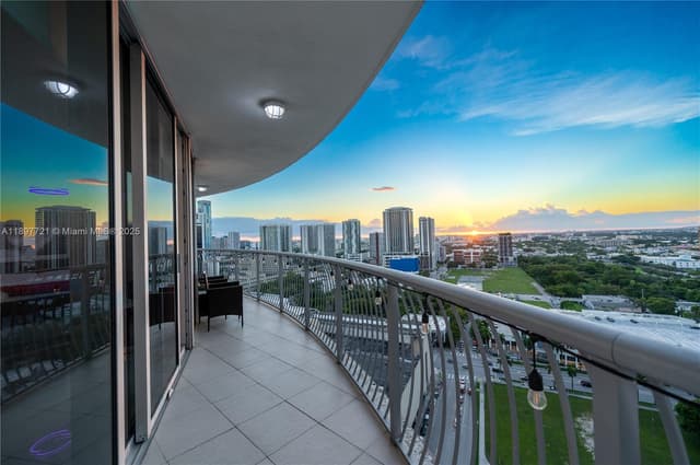 1750 N Bayshore Dr # 2615, Miami FL 33132 - Miami, FL - Photo 2