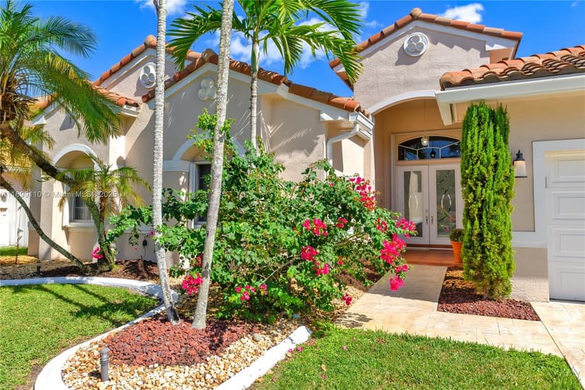 341 SW 184th Ter, Pembroke Pines FL 33029