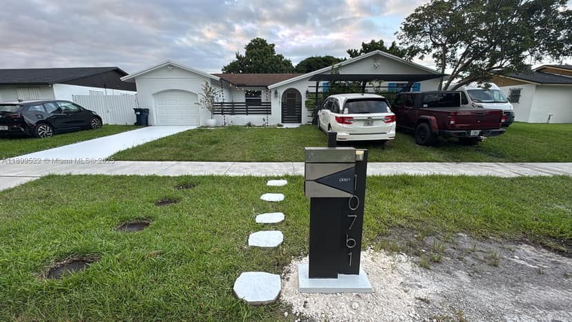 10761 SW 165th St, Miami FL 33157