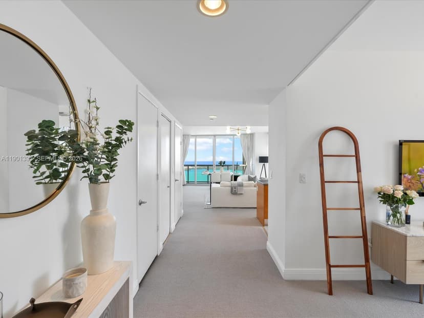 475 Brickell Ave # 5507, Miami FL 33131