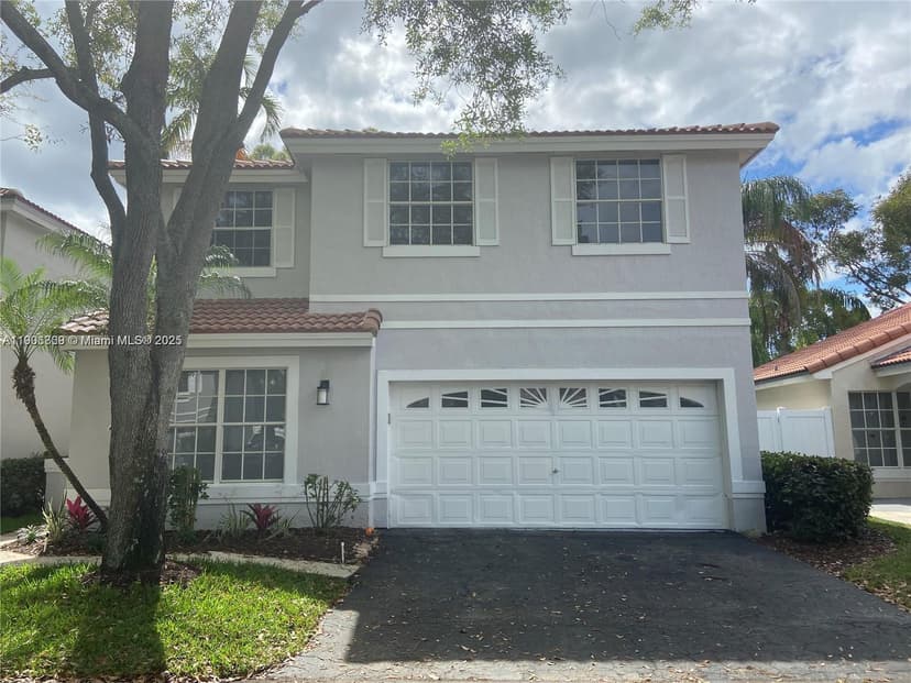 880 Garnet Cir, Weston FL 33326
