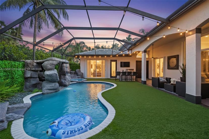 354 Mallard Rd, Weston FL 33327