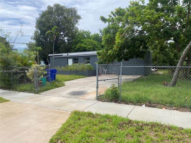 1500 NW 11th Ct, Fort Lauderdale FL 33311 - Fort Lauderdale, FL - Photo 4
