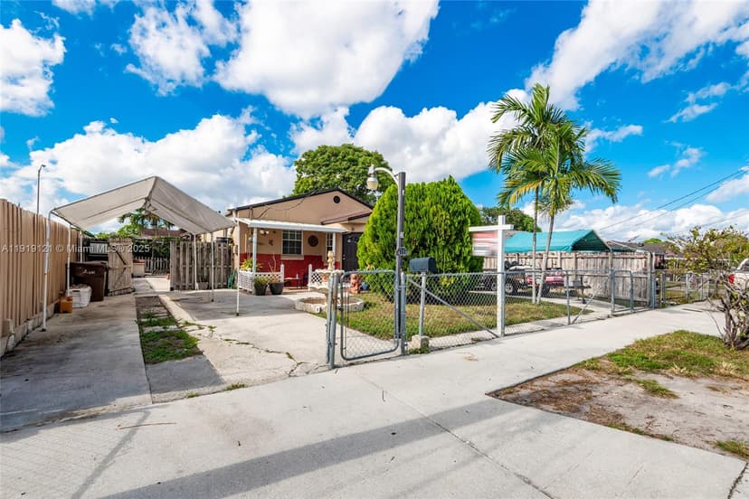 4118 E 10th Ct, Hialeah FL 33013