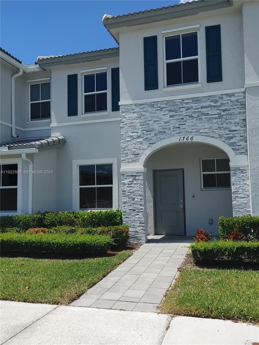 1766 SE 26th Rd, Homestead FL 33035