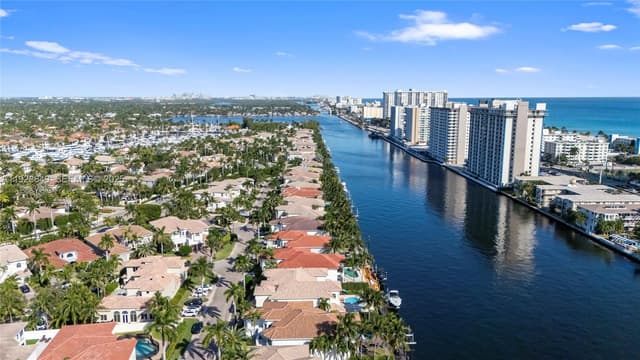 1555 Windjammer Way, Hollywood FL 33019 - Hollywood, FL - Photo 2