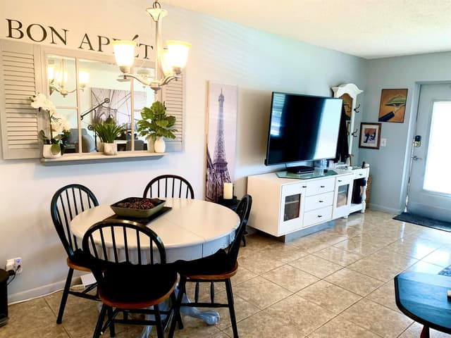 116 Canterbury E, West Palm Beach FL 33417 - West Palm Beach, FL - Photo 6