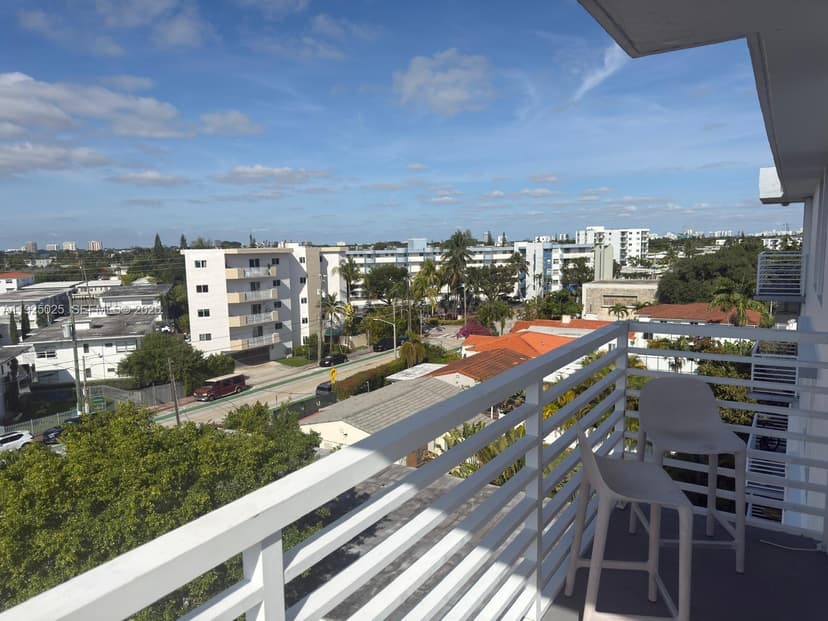 7800 carlyle Ave. # 6C, Miami Beach FL 33141