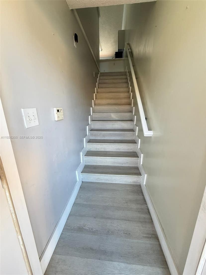 3375 W 76th St # 211, Hialeah FL 33018