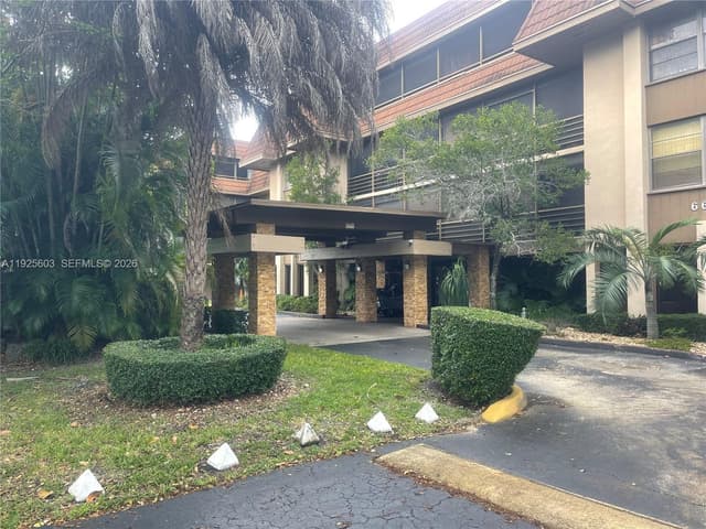 661 NE 195th St # 309, Miami FL 33179 - Miami, FL - Photo 3