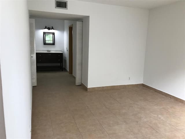 4394 NW 9th Avenue # 3a, Deerfield Beach FL 33064 - Deerfield Beach, FL - Photo 4
