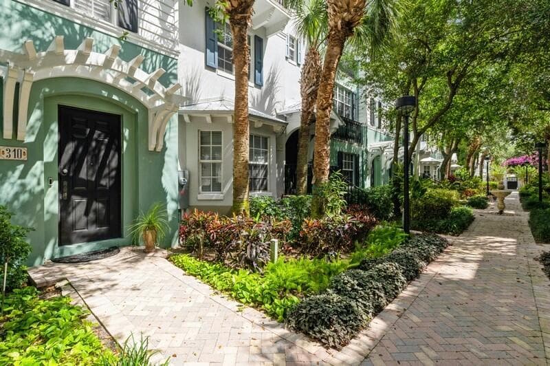 310 E Mallory Circle, Delray Beach FL 33483