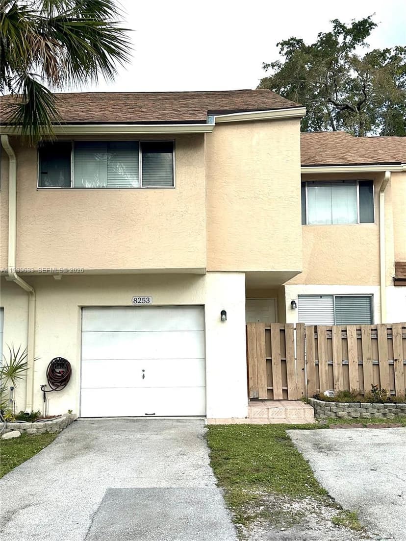 8253 NW 8th Pl # 2, Plantation FL 33324