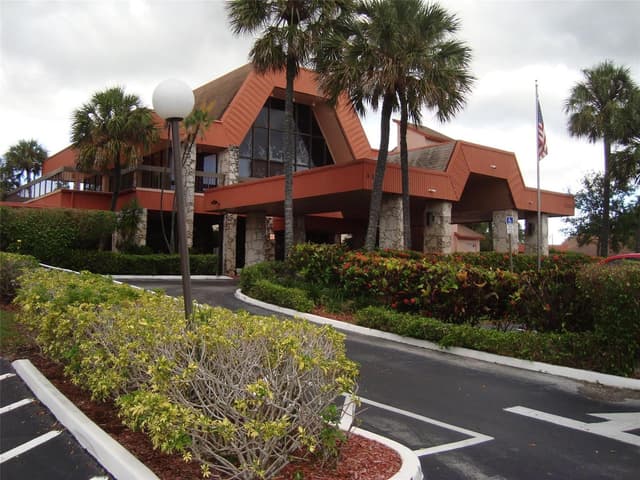 3120 Holiday Springs Boulevard # 106, Margate FL 33063 - Margate, FL - Photo 5