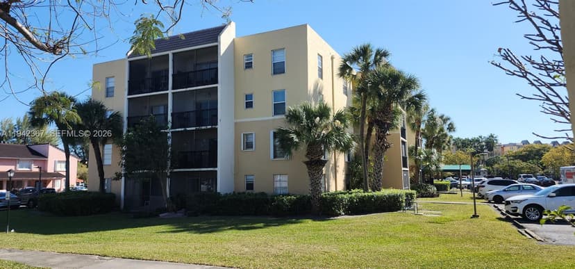 8005 Lake Dr # 201, Doral FL 33166
